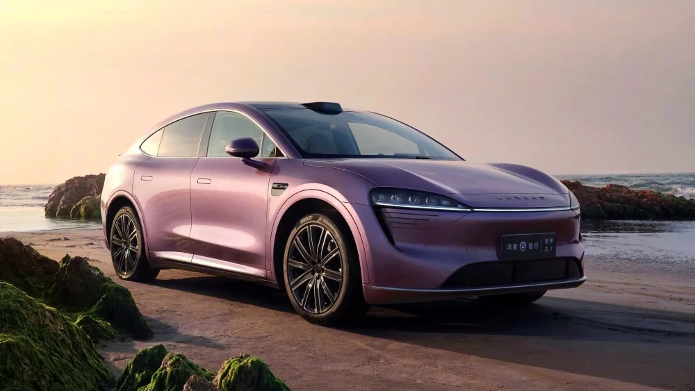 На замену Tesla Model Y. Luxeed опубликовал изображения кроссовера R7 Luxeed R7 сбоку спереди