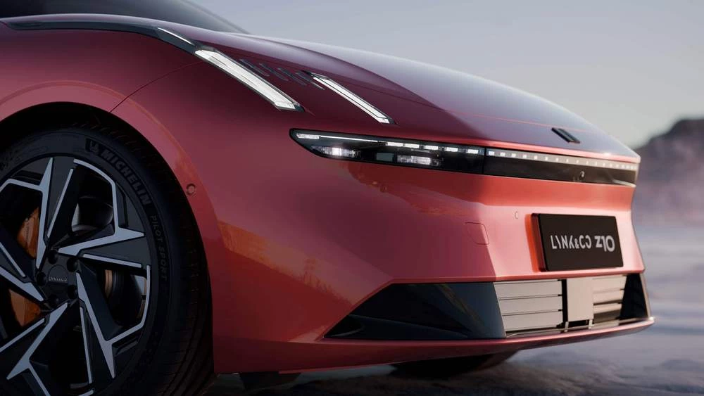 Электрический седан Lynk & Co Z10 спереди оптика