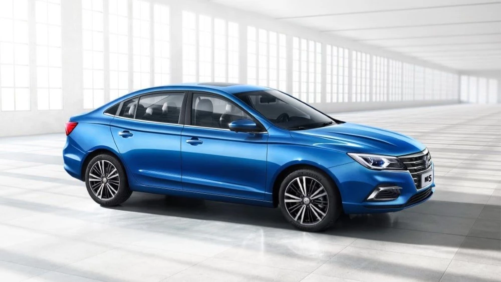 MG 5 в Казахстане сбоку спереди