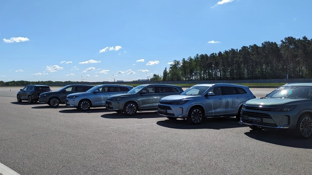 Seres M7 на автодроме ФСО