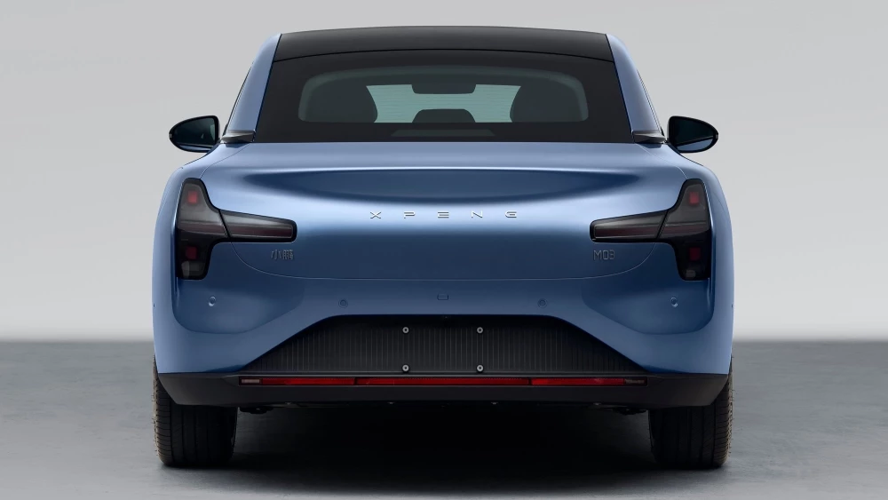XPeng Mona M03 сзади