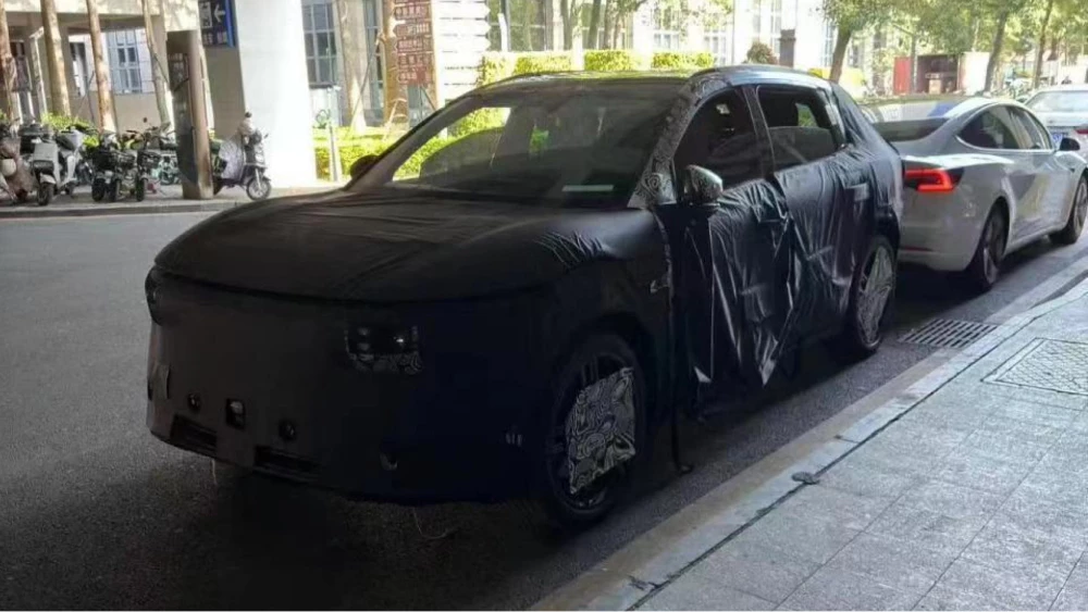 zeekr ark cx1e шпионское фото камуфляж спереди сбоку