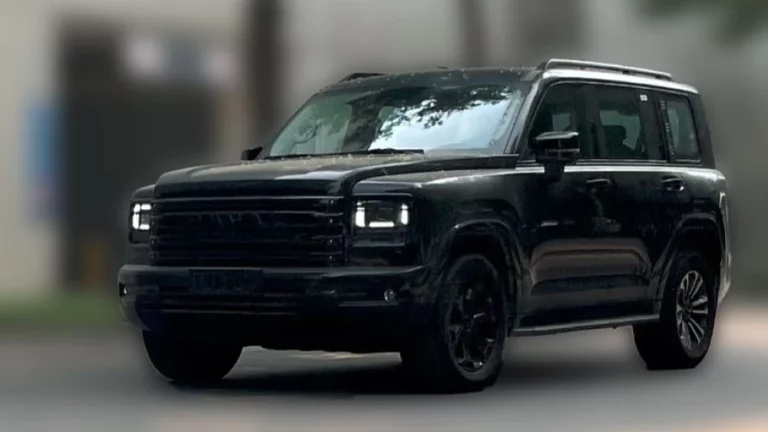 Новый внедорожник Haval H9 сбоку спереди антихром