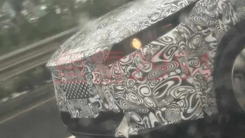 Тестовый кроссовер Omoda C7 спереди