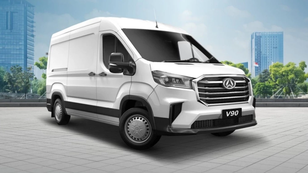 Фургон Avior V90 спереди сбоку