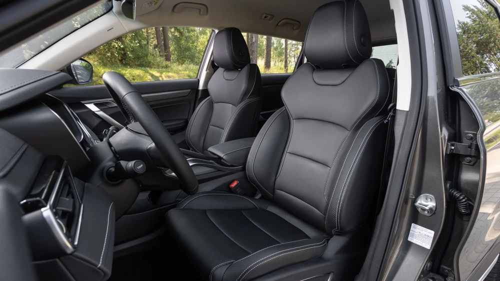 Belgee X70 салон интерьер первый ряд сиденья