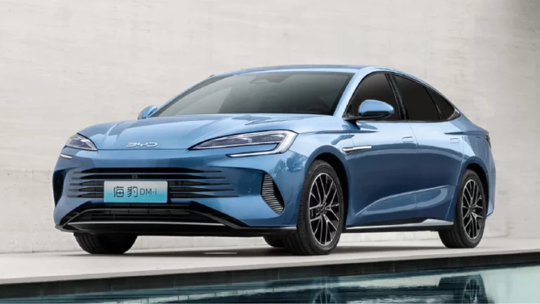 гибридный седан byd seal dmi голубой синий сбоку спереди узбекистан