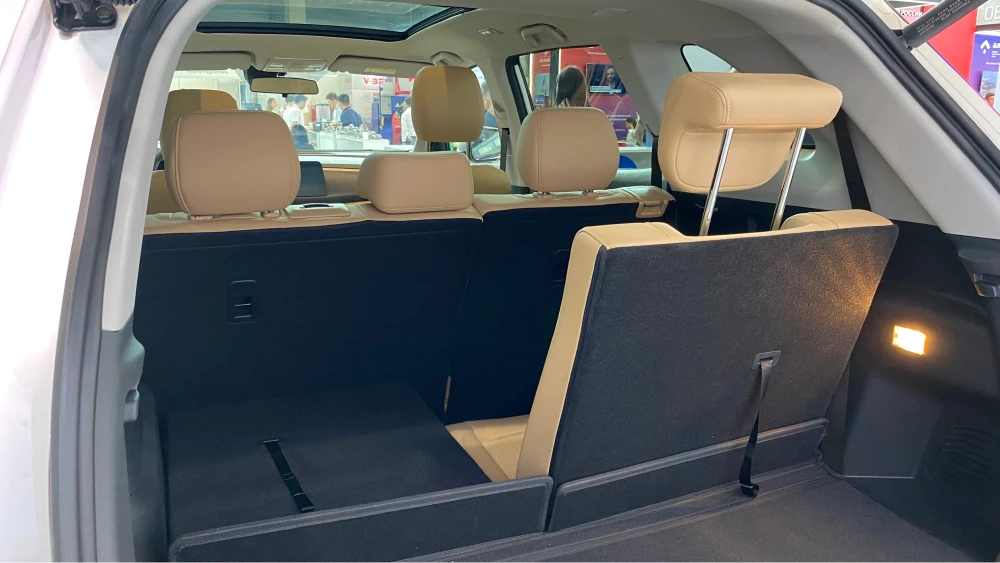 evolute i-space салон семь мест