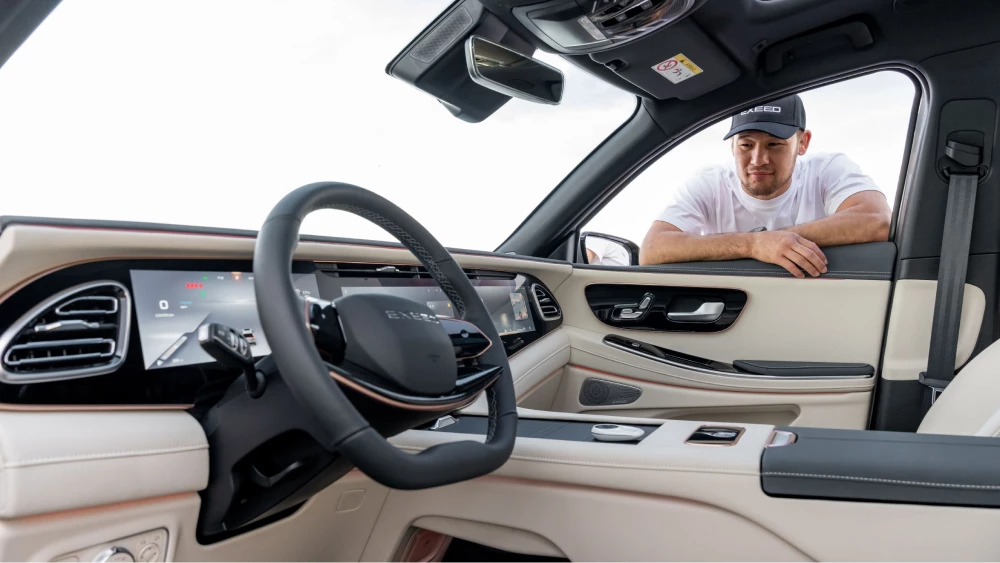 обновленный кроссовер exeed vx fl казахстан салон белый черный