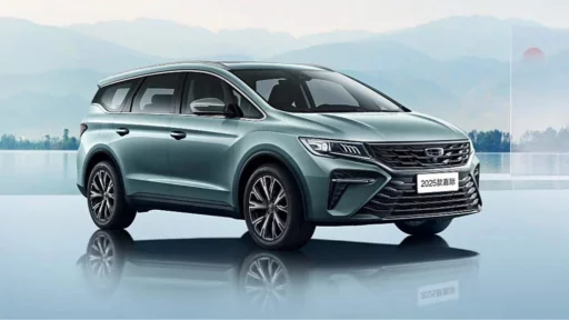 geely jiaji 2025 сбоку спереди лазурный
