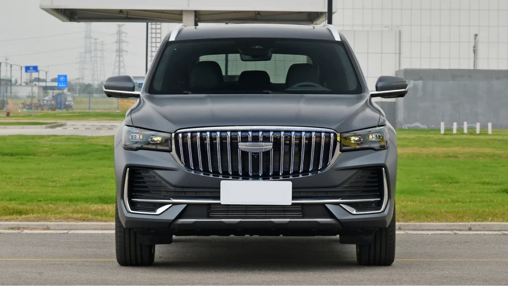 geely monjaro кроссовер обновленный рестайлинг спереди