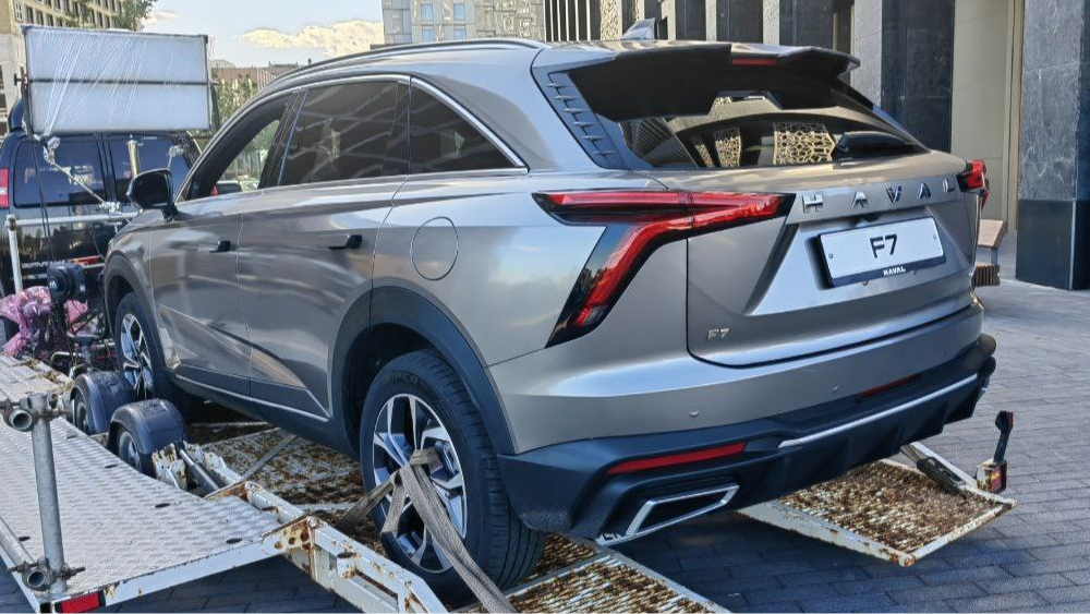 haval f7 новый сбоку сзади серый