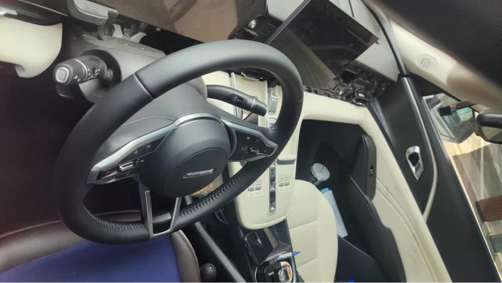 haval f8 xiaolong max кроссовер салон белый