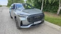 Кроссовер Jaecoo J8 сбоку спереди тест мишина