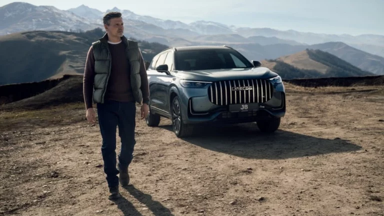 Jaecoo J7 ключавто спереди сбоку