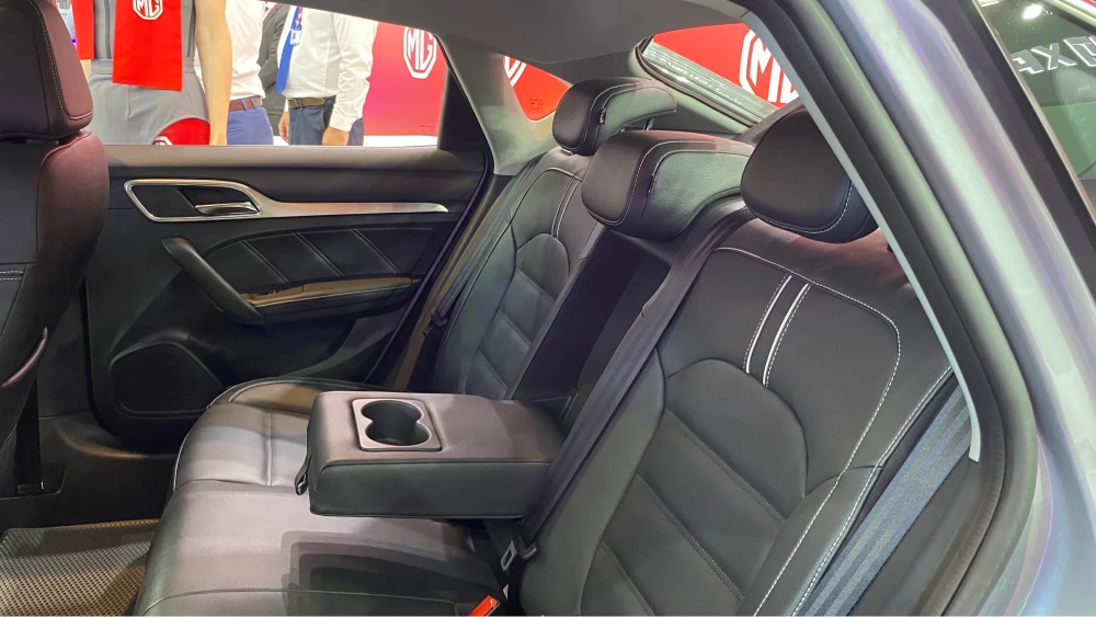 лифтбек mg 6 второй ряд сидений черный салон