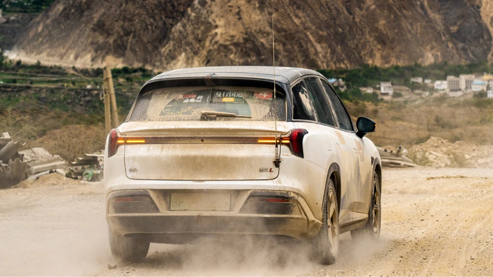 кроссовер hozon auto neta l сзади белый бездорожье задний привод 