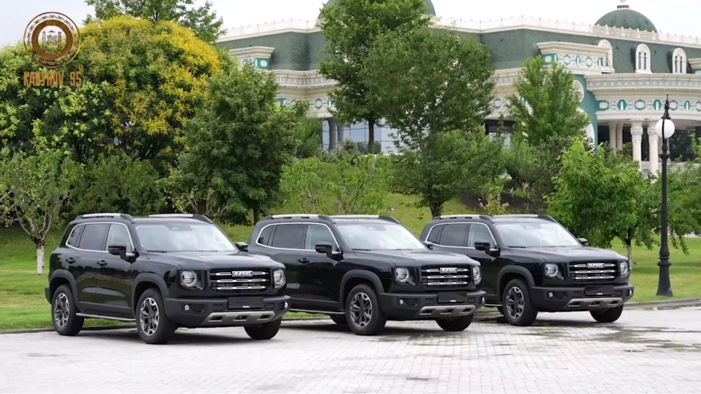 В России до конца года. Новинки Haval, Tank и Wey рассекретили в Чечне до премьеры