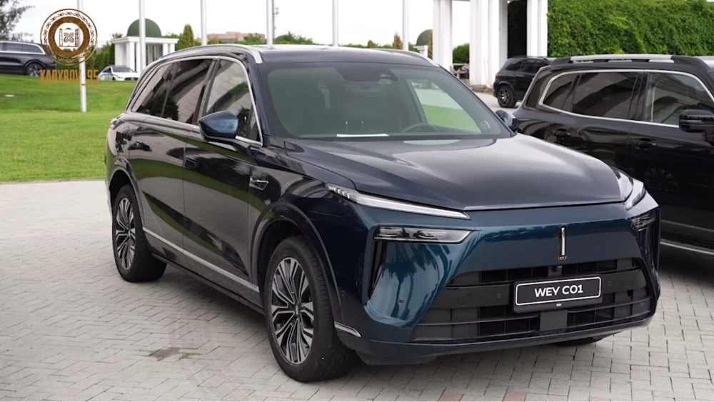 обновленный кроссовер wey 05 сбоку спереди синий