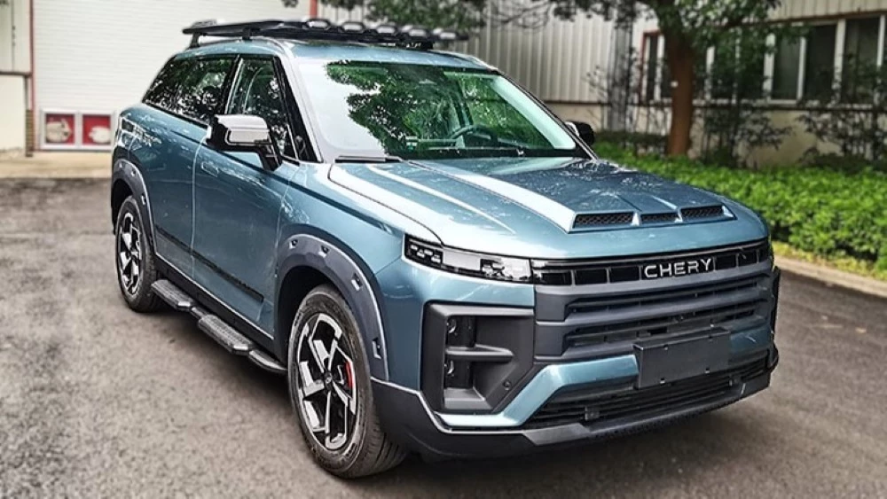 Кроссовер Jaecoo J7 начнут оснащать 2-литровым двигателем. Первые подробности Кроссовер Chery Explore 06 с новым ДВС сбоку спереди