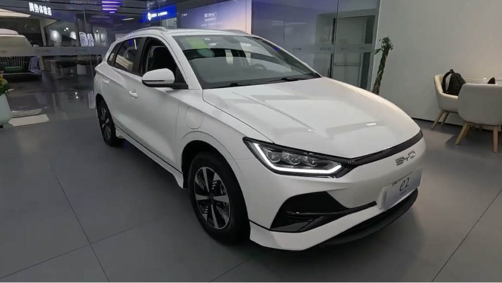 byd e2 дилер китай хэтчбек сбоку спереди белый