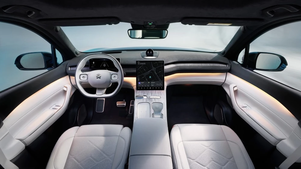 Салон электрического кроссовера NIO EL7 интерьер