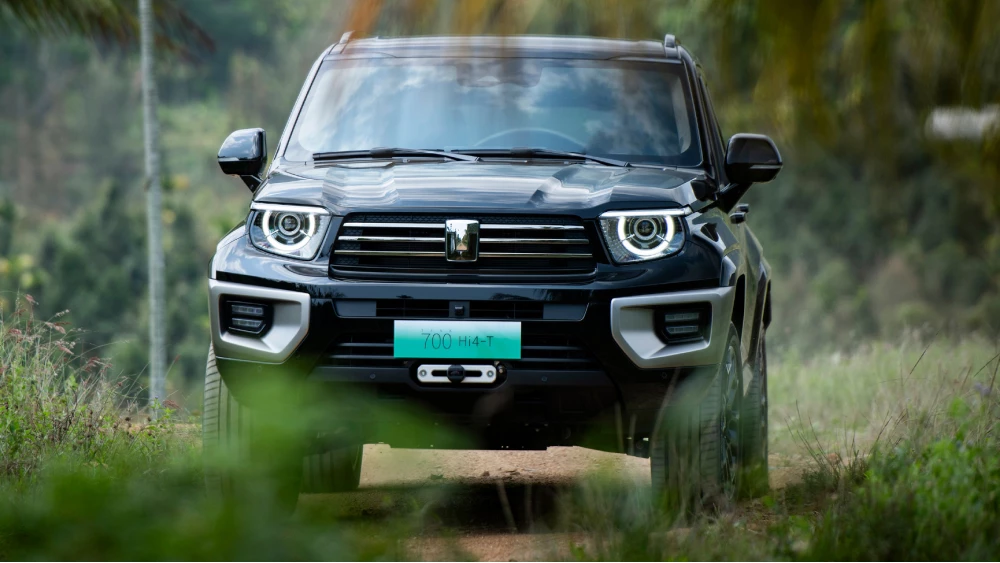 Tank 700 получил ОТТС для России. Старт продаж в октябре Tank 700 hi4-t спереди черный