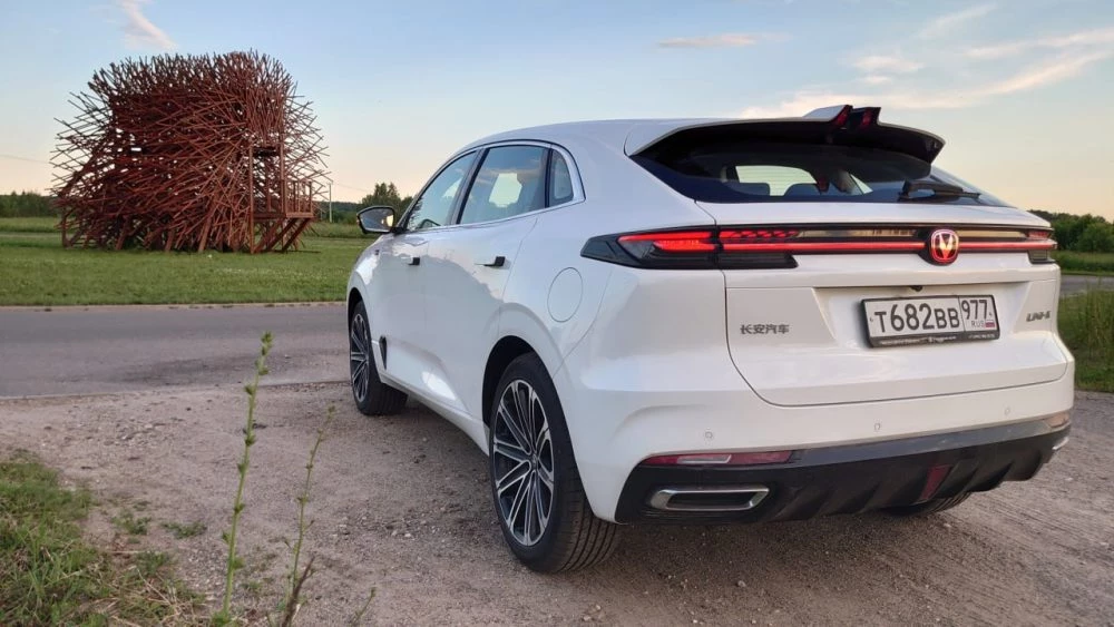 Changan Uni-K idd сбоку сзади