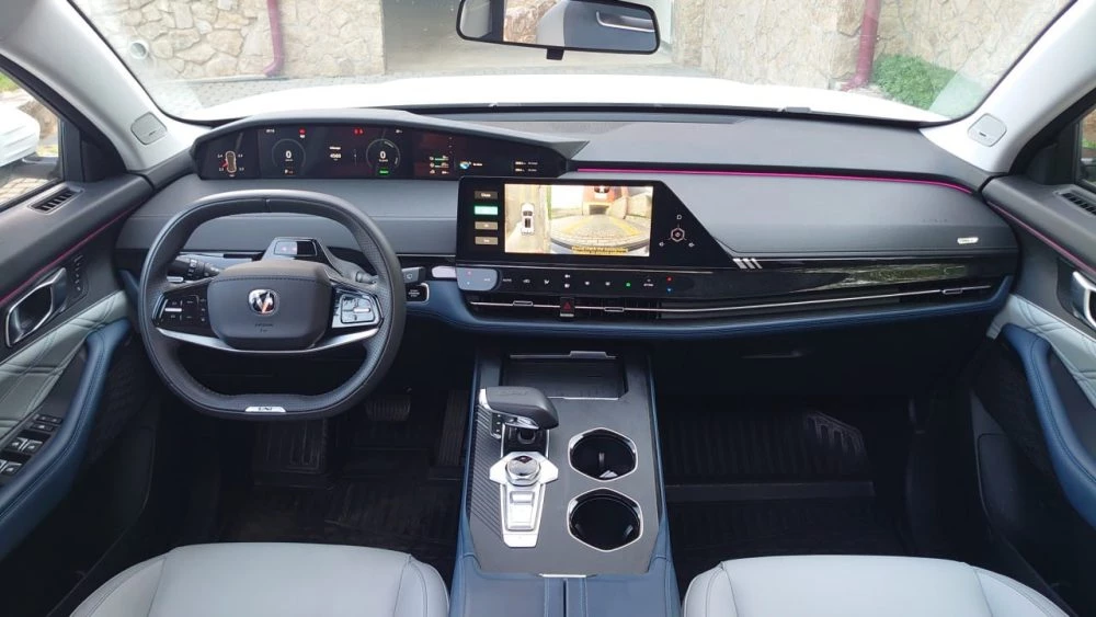 Changan Uni-K idd салон интерьер медиасистема мультимедиа камера заднего вида