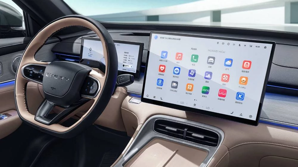 Обновленный кроссовер Chery Tiggo 8 Plus Pro Max салон интерьер мультимедиа медиаистема приборная панель