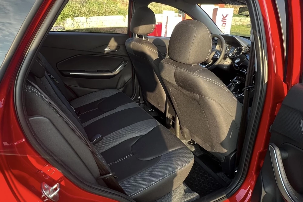 Кроссовер Chery Tiggo 2 Pro салон интерьер второй ряд сиденья