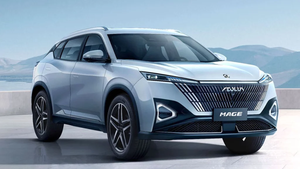 Dongfeng вывел на рынок Беларуси Aeolus Mage. Что за кроссовер и сколько он стоит Dongfeng Aeolus Mage сбоку спереди в Беларуси