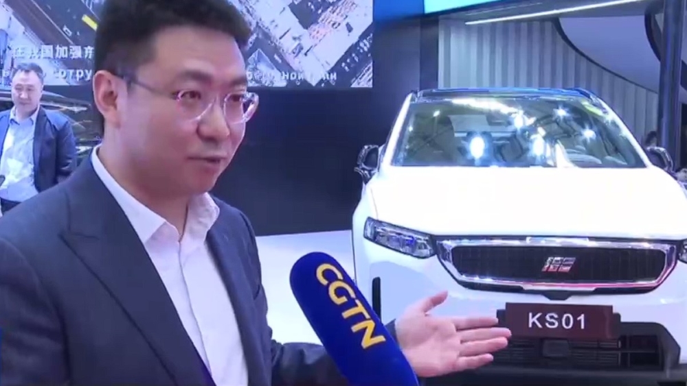 sensteed yufun knewstar ks01 geely tugella спереди белый купе кроссовер