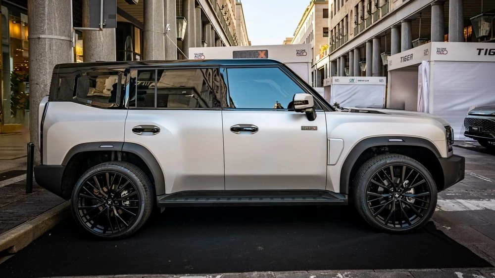 Кроссовер ICH-X K3 клон jetour Traveler сбоку