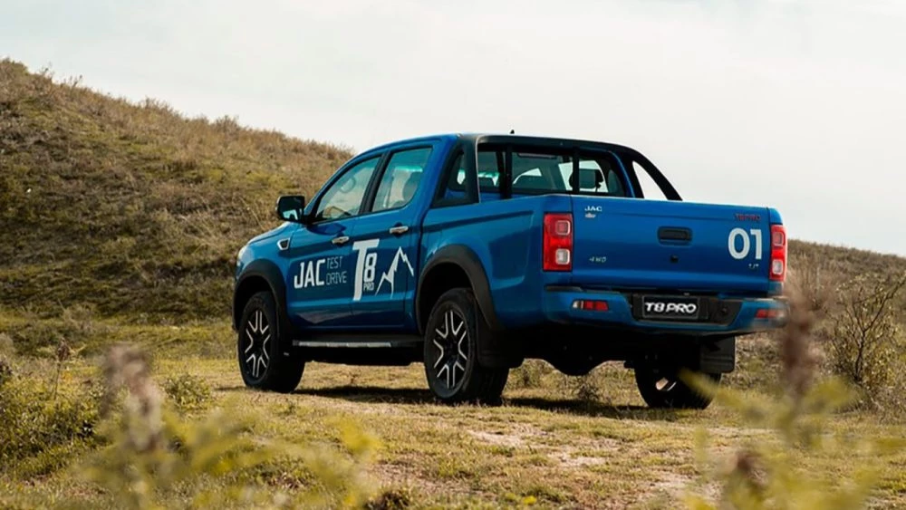 JAC T8 Pro Автодин сбоку сзади в динамике