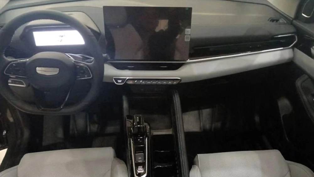 Обновленный кроссовер Geely Coolray интерьер