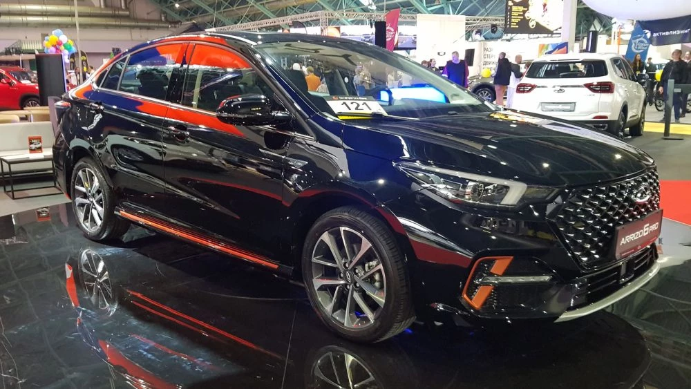 Седан Chery Arrizo 6 Pro сбоку спереди моторшоу беларусь