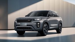 chery tiggo 7 high energy tiggo 7 sport сбоку спереди серый кроссовер клон range rover evoque