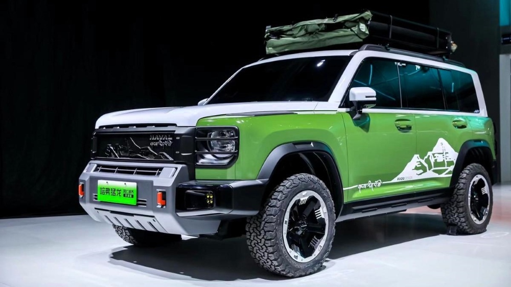 Кроссовер Haval Raptor сбоку спереди