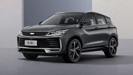 geely coolray l сбоку спереди серый кроссовер китай официальное изображение