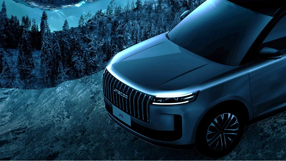 jaecoo j5 кроссовер сбоку спереди синий