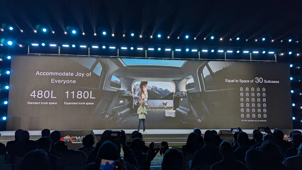 jaecoo j5 кроссовер салон серый багажник 480 литров