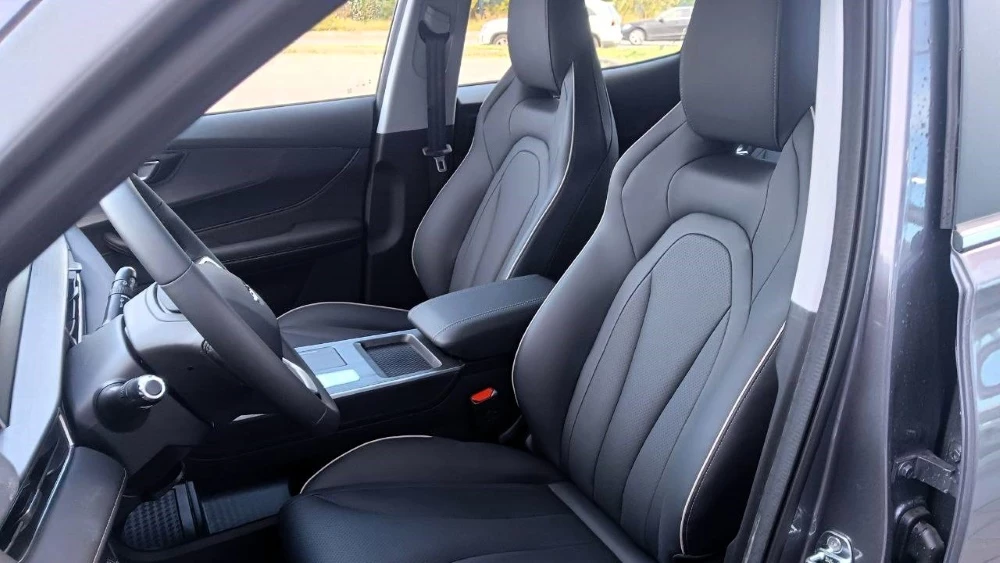 Кроссовер Chery Tiggo 4 интерьер у дилера в России