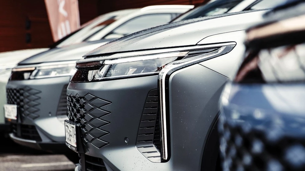 Exeed rx Urban сбоку