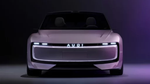 AUDI E концепт спереди логотип