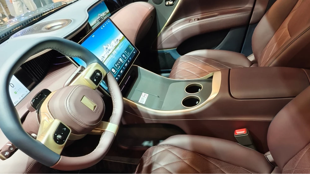 Салон avatr 11 гибридный кроссовер автосалон в гуанчжоу обновленный