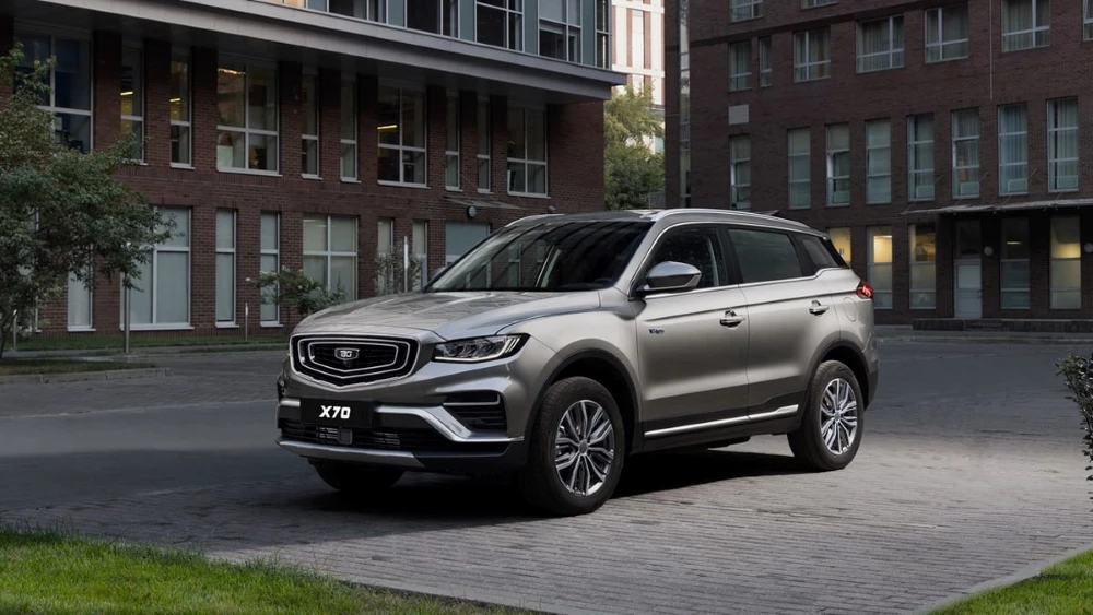 5 причин сделать выбор в пользу Belgee X70 Belgee X70 сбоку спереди бизнес кар