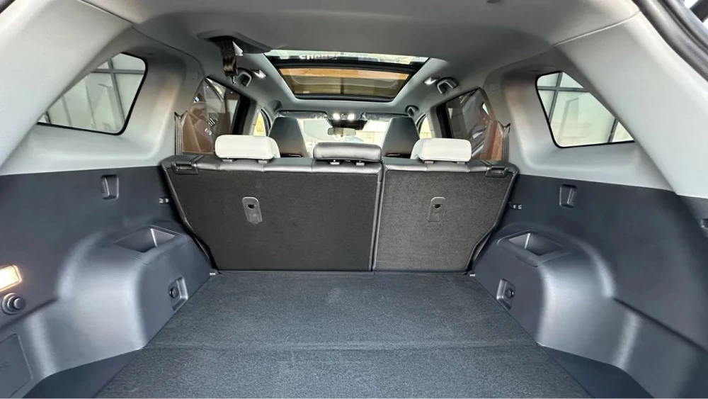 салон кроссовера changan cs75 plus серый черный 