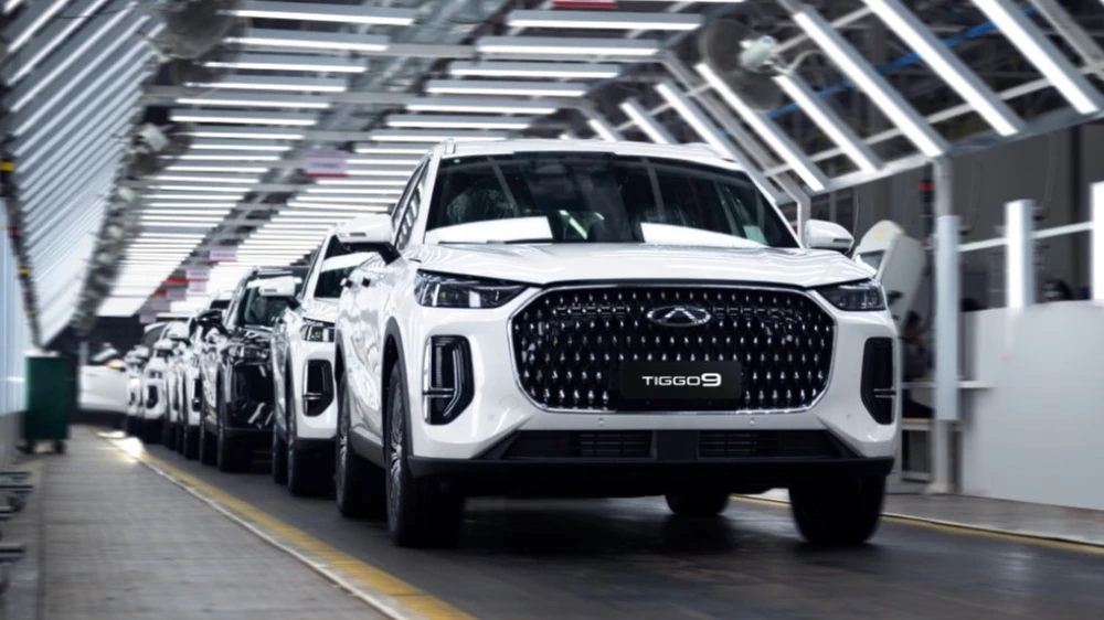 Chery раскрыла дату старта продаж Tiggo 9 в России. Известна начальная цена производство модели Chery Tiggo 9 в Китае