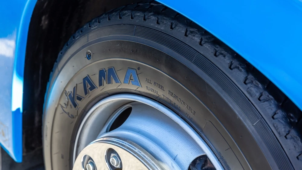 Ходимость до 700 000 км. Почему автовладельцы выбирают грузовые цельнометаллокордные шины КАМА грузовые цельнометаллокордные ЦМК шины КАМА